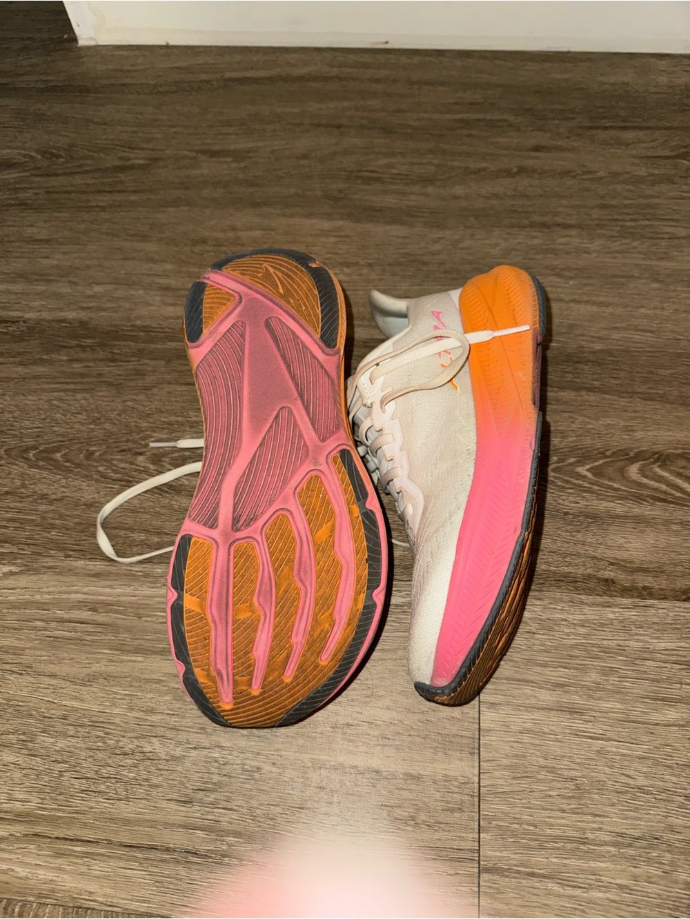 Women’s Altra Experience Flow running shoes - Picture 4 of 5